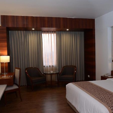 Viraj Sarovar Portico Джаму Екстериор снимка