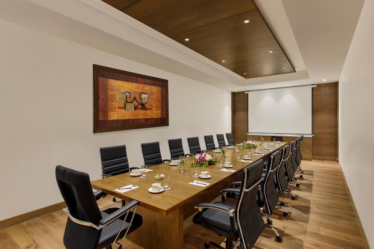 Viraj Sarovar Portico Джаму Екстериор снимка