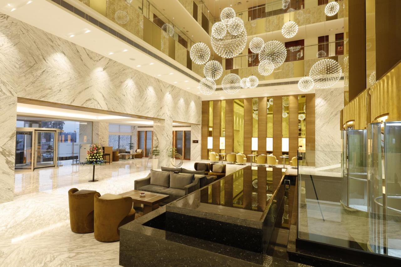 Viraj Sarovar Portico Джаму Екстериор снимка